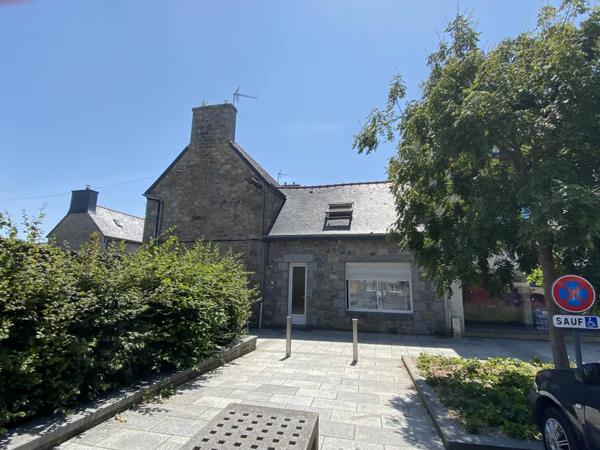 IMMEUBLE 230 M 2 ENVIRON TROIS LOGEMENTS BEGARD