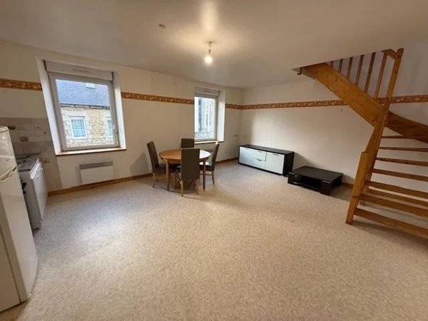 IMMEUBLE 230 M 2 ENVIRON TROIS LOGEMENTS BEGARD