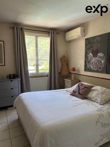 Maison familiale lumineuse avec piscine, haute performance énergétique