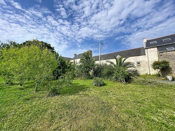 Propriété de charme avec dépendances et 4 ha de terrain  Secteur Vannes/Golfe du Morbihan