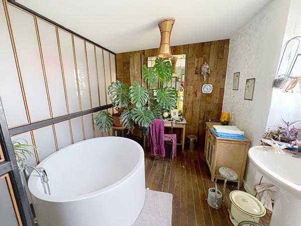 Propriété de charme avec dépendances et 4 ha de terrain  Secteur Vannes/Golfe du Morbihan