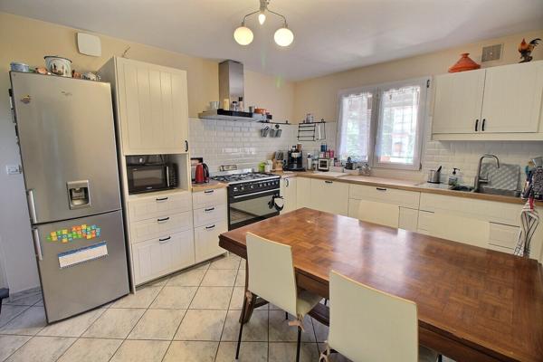 MAISON FENOUILLET - 7 pièce(s) - 185 m2