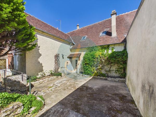 Narcy (58400) Maison de caractère, 3 chambres, garage et jardin clos à Narcy
