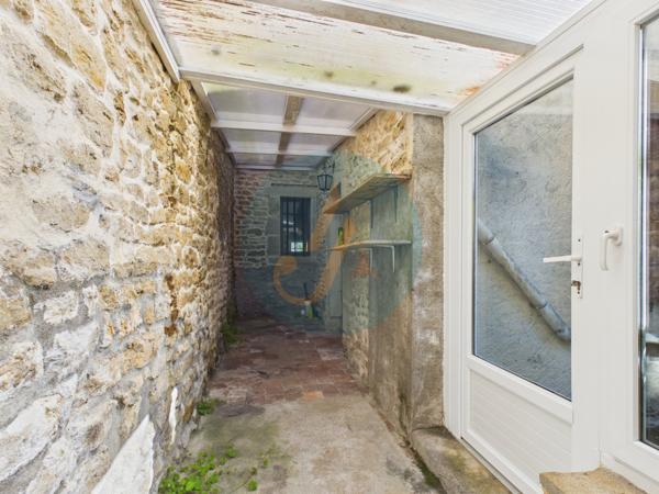 Narcy (58400) Maison de caractère, 3 chambres, garage et jardin clos à Narcy