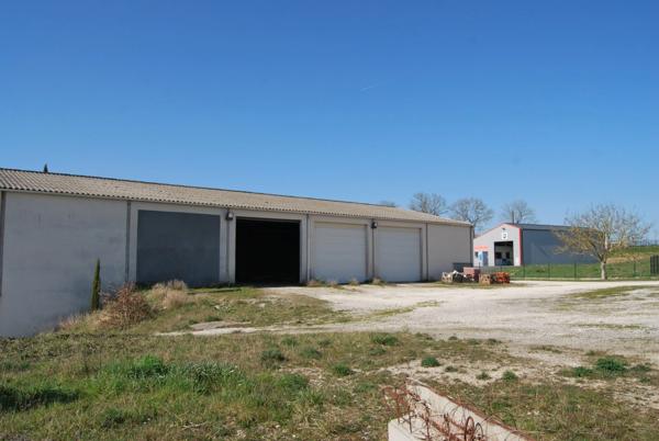 locaux professionnels à vendre à 200m de la N10