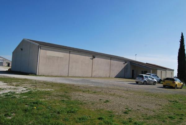 locaux professionnels à vendre à 200m de la N10
