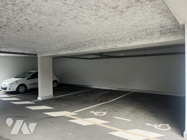 Parking couvert