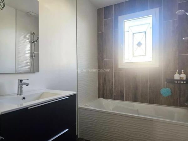 Vente                                                      Maison
                        
                     4 pièces                      95 m2                     à Cunac