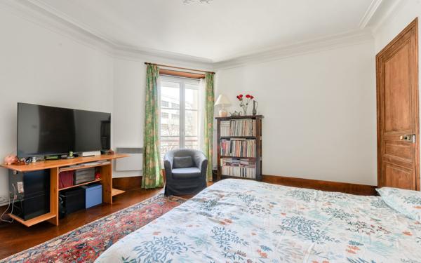 Appartement à vendre    5 pièces • 80,23 m2 Paris 18