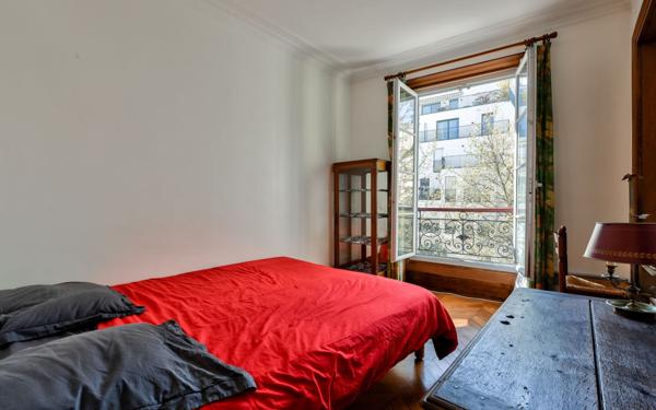 Appartement à vendre    5 pièces • 80,23 m2 Paris 18