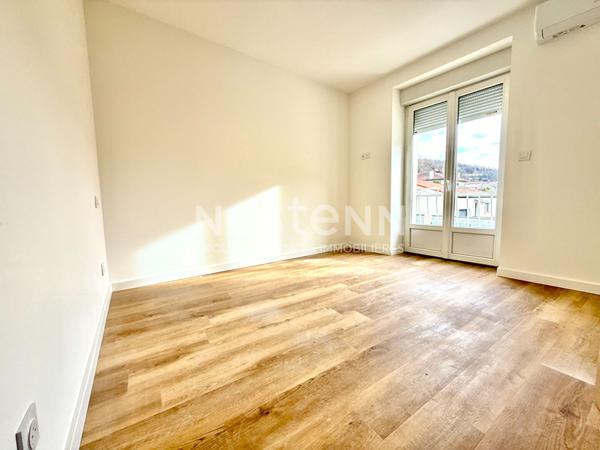 A VENDRE : MAISON FAMILIALE DE CARACTÈRE À FOIX AVEC TERRASSE ET EMPLACEMENT IDÉAL