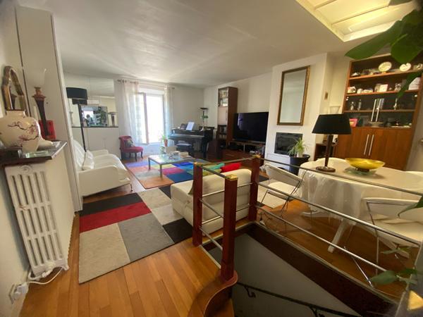 A VENDRE CENTRE DE LA ROCHELLE IMMEUBLE/MAISON DE 129,88 M2 ,  La rochelle