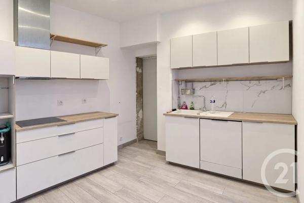 Maison à vendre  6 pièces - 153 m 2   CARPENTRAS  - 84