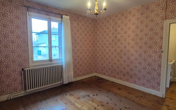 Maison à vendre    3 pièces • 69,86 m2 Le Chambon-Feugerolles