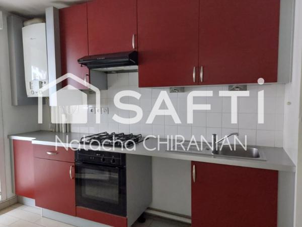 Hyper centre bel immeuble recent