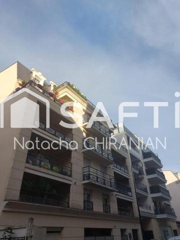 Hyper centre bel immeuble recent