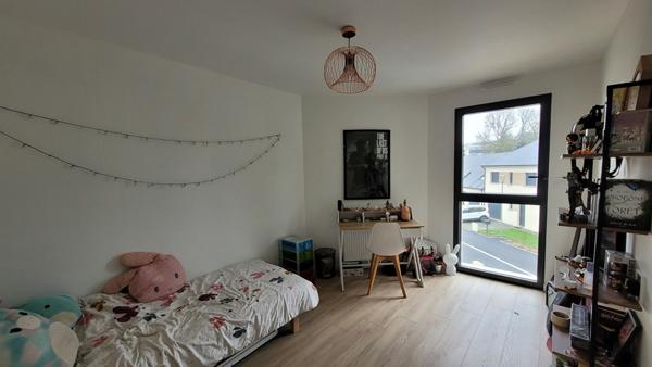 Maison contemporaine à Coulaines dans quartier résidentiel proche écoles, commerces