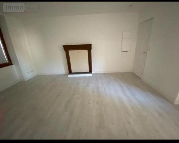 Maison à louer à Saint-Philbert-de-Grand-Lieu en Loire-Atlantique (44310), ref : 44039-L320