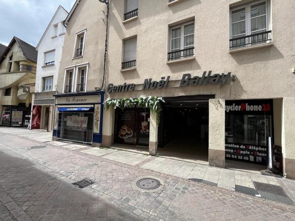 Vente                                                      Local commercial
                        
                     1 pièces                      9 m2                     à Chartres