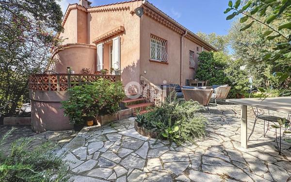 Maison à vendre    6 pièces • 130 m2 Saint-Raphaël