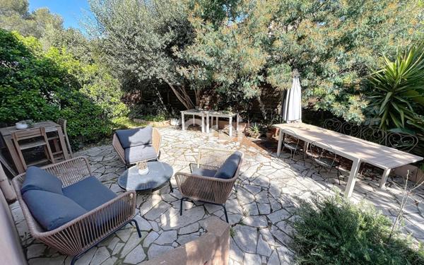 Maison à vendre    6 pièces • 130 m2 Saint-Raphaël