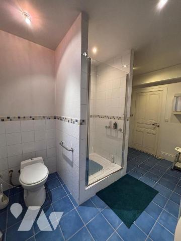 Maison à rénover quartier gare angle de rue passante