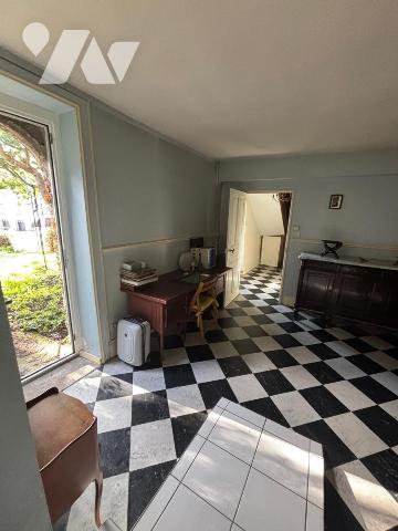 Maison à rénover quartier gare angle de rue passante