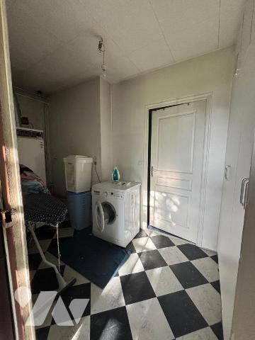 Maison à rénover quartier gare angle de rue passante