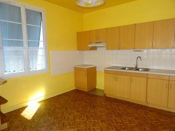 Maison de ville à vendre à Chauvigny dans la Vienne (86300), ref : 2527 Maison de ville à vendre à Chauvigny dans la Vienne (86300), ref : 2527 Maison de ville à vendre à Chauvigny dans la Vienne (86300), ref : 2527