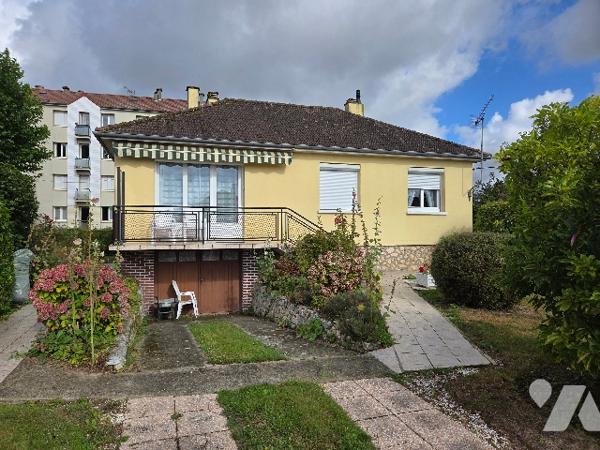 YVETOT, pavillon sur sous sol complet d'~64 m², sur un terrain ~630 m², 2 chambres.