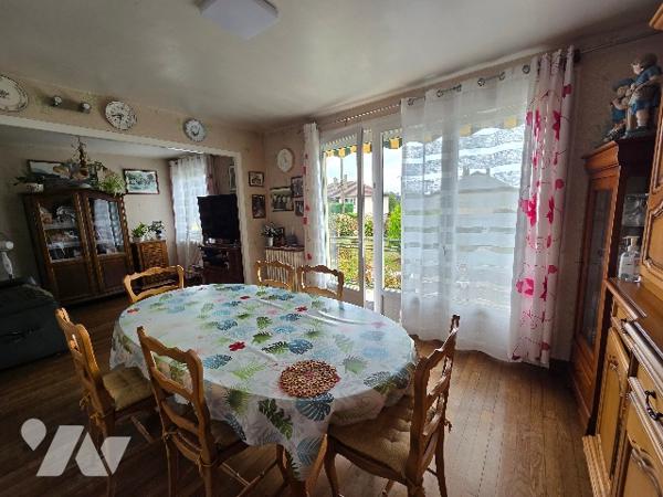 YVETOT, pavillon sur sous sol complet d'~64 m², sur un terrain ~630 m², 2 chambres.