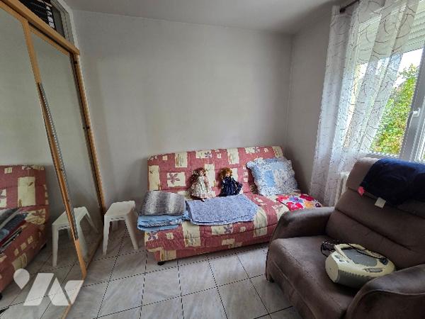 YVETOT, pavillon sur sous sol complet d'~64 m², sur un terrain ~630 m², 2 chambres.