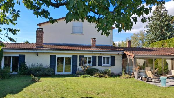 FAYET -CHARMANTE MAISON 4 CHAMBRES-JARDIN-GARAGE