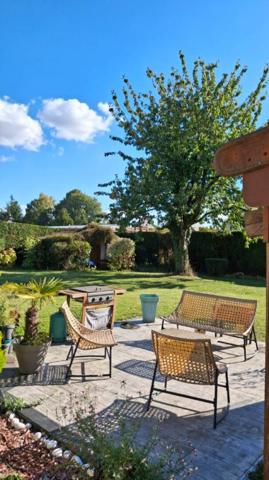 FAYET -CHARMANTE MAISON 4 CHAMBRES-JARDIN-GARAGE