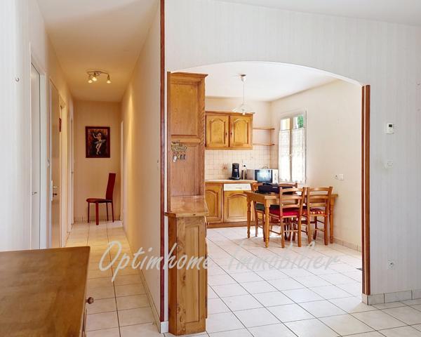 Maison de plain-pied avec grand sous-sol, au calme et proche du centre !