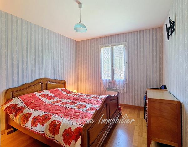 Maison de plain-pied avec grand sous-sol, au calme et proche du centre !