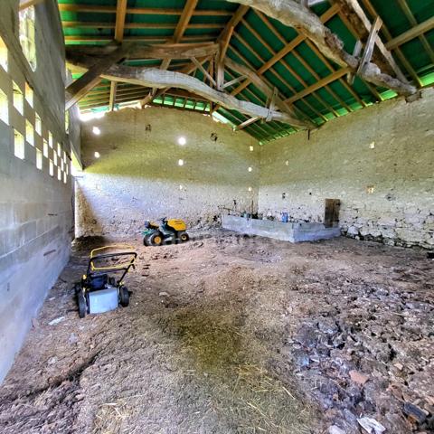 Maison de campagne avec 5 dépendances à restaurer à vendre, à proximité de Saint-Clar (32)