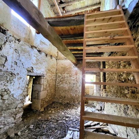 Maison de campagne avec 5 dépendances à restaurer à vendre, à proximité de Saint-Clar (32)