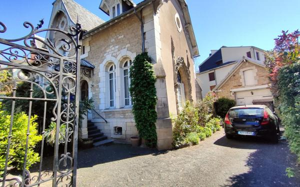 Maison à vendre    6 pièces •  Espalion