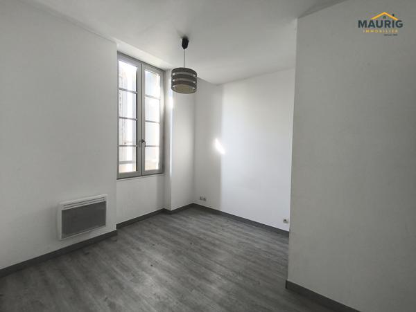 À Marmande, appartement dernier étage avec 2 pièces à louer 430 € par mois