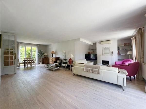 Maison Plaisir 8 pièce(s) 183 m2