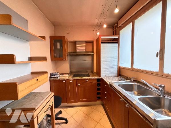 Paris 7ème Rue Saint-Dominique – Appartement + Parking + Cave