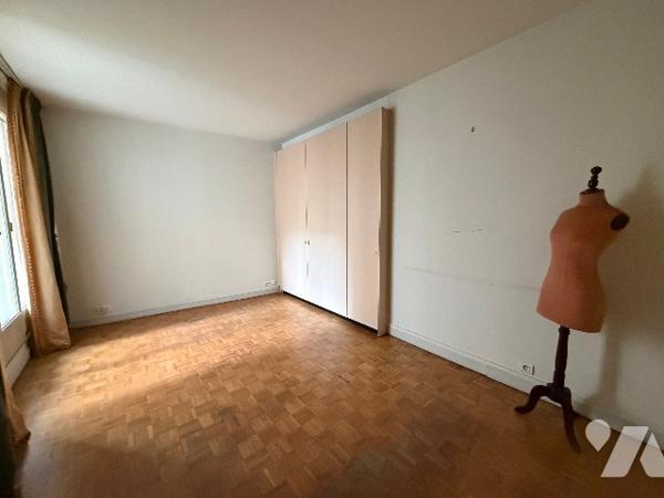 Paris 7ème Rue Saint-Dominique – Appartement + Parking + Cave