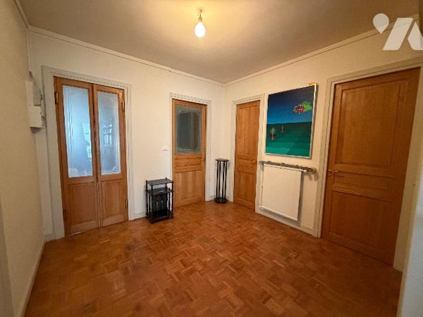 Paris 7ème Rue Saint-Dominique – Appartement + Parking + Cave