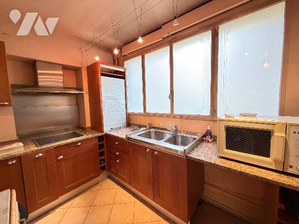 Paris 7ème Rue Saint-Dominique – Appartement + Parking + Cave