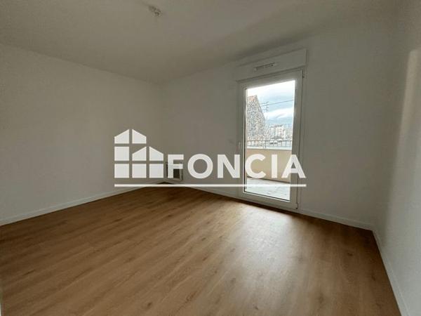 Location Appartement 2 pièces 43.4 m² - 18 RUE DU MARECHAL LECLERC RESIDENCE AU PLURIEL Clermont Ferrand 63000