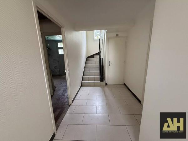 RIVE DROITE - MAISON DIVISÉE EN DEUX APPARTEMENTS