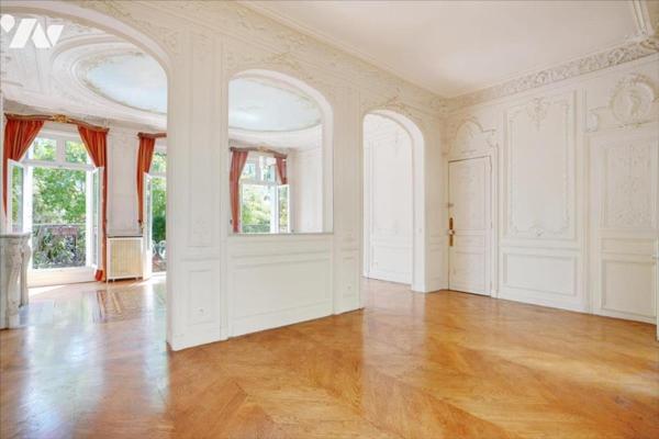 Notaire - Duplex avec Jardin - Cité des Fleurs PARIS XVIIème - Exclusivité