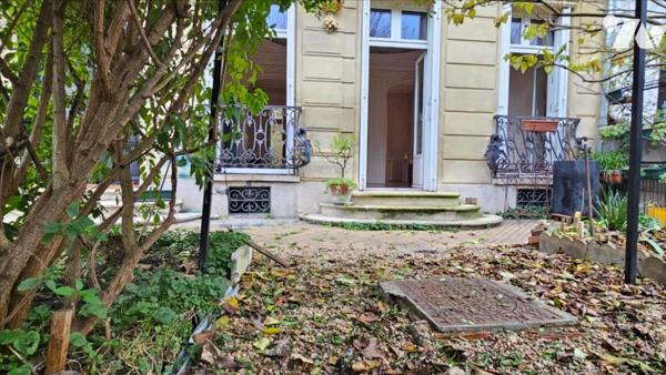 Notaire - Duplex avec Jardin - Cité des Fleurs PARIS XVIIème - Exclusivité