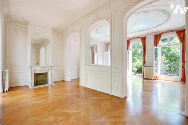 Notaire - Duplex avec Jardin - Cité des Fleurs PARIS XVIIème - Exclusivité